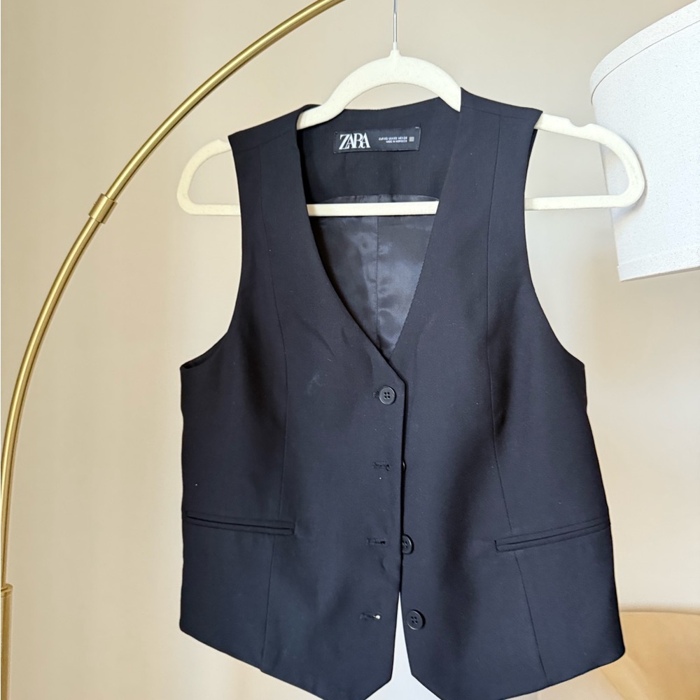 Zara Elegant Black Sleeveless Vest